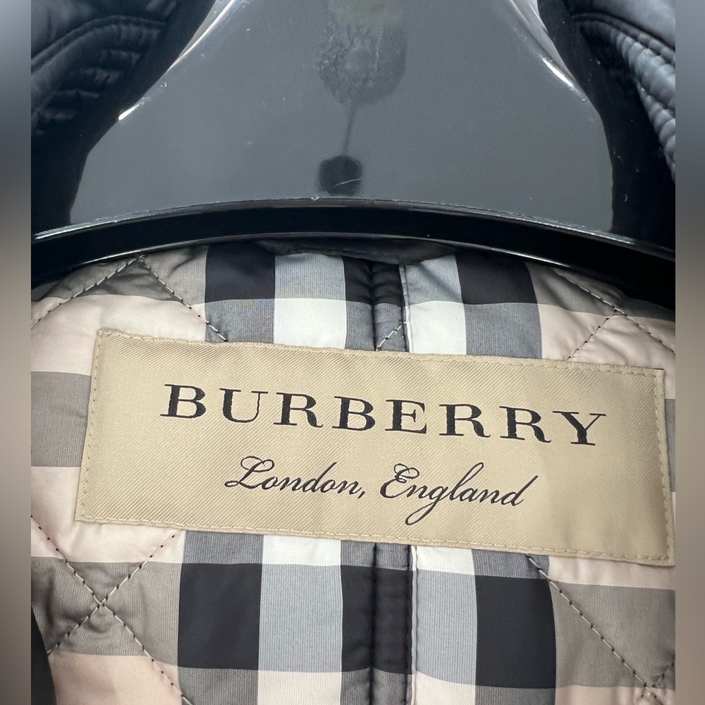 Burberry Woman’s Black Quilted Puffer Jacket - Picture 10 of 12